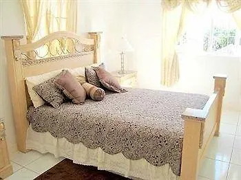 Paradise Mango Walk Apartment مونتيغو باي 0*,  جامايكا